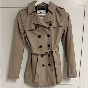Hollister Women's Classic Beige Trench Coat